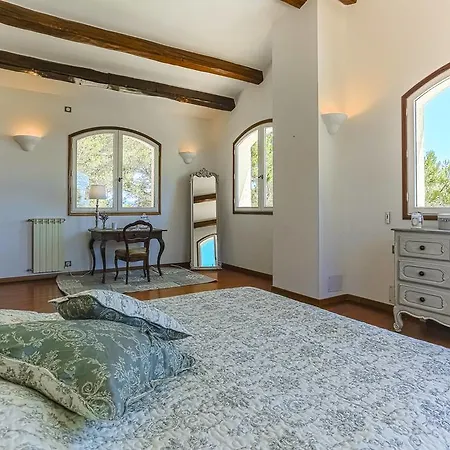 Villa - The Hills