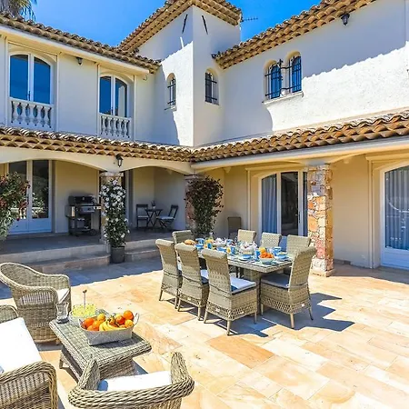 Villa - The Hills