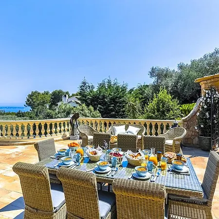 Villa - The Hills